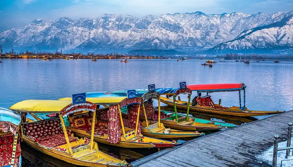 Dal-lake-kashmir-india-indian-culture-astonishingbharat